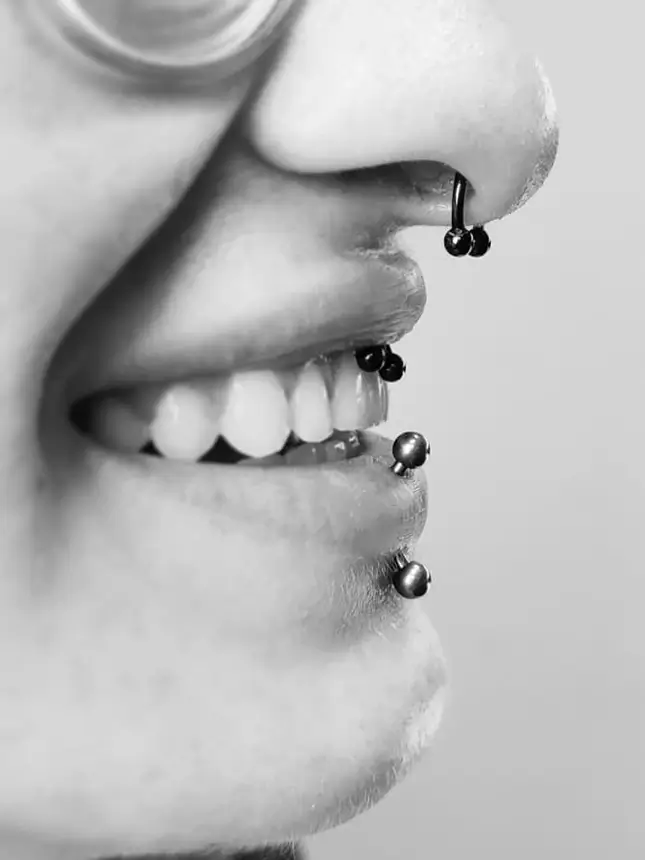 Piercing Elli
