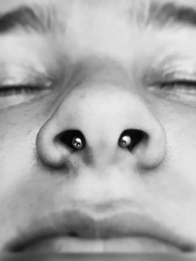 Piercing Elli