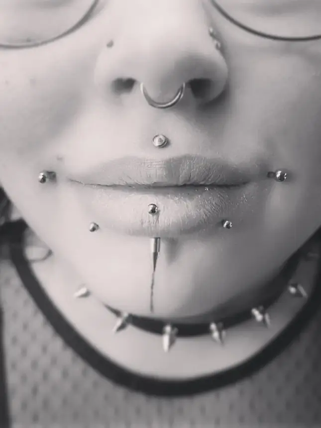 Piercing Elli